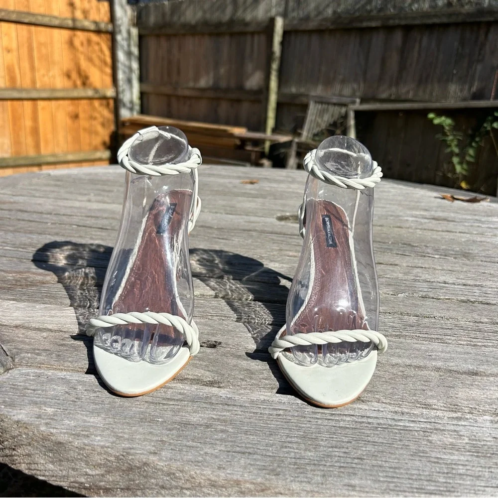 BCBGMAXAZRIA‎ Women’s Taylor Twist-Strap Sandal in white size 8.5
